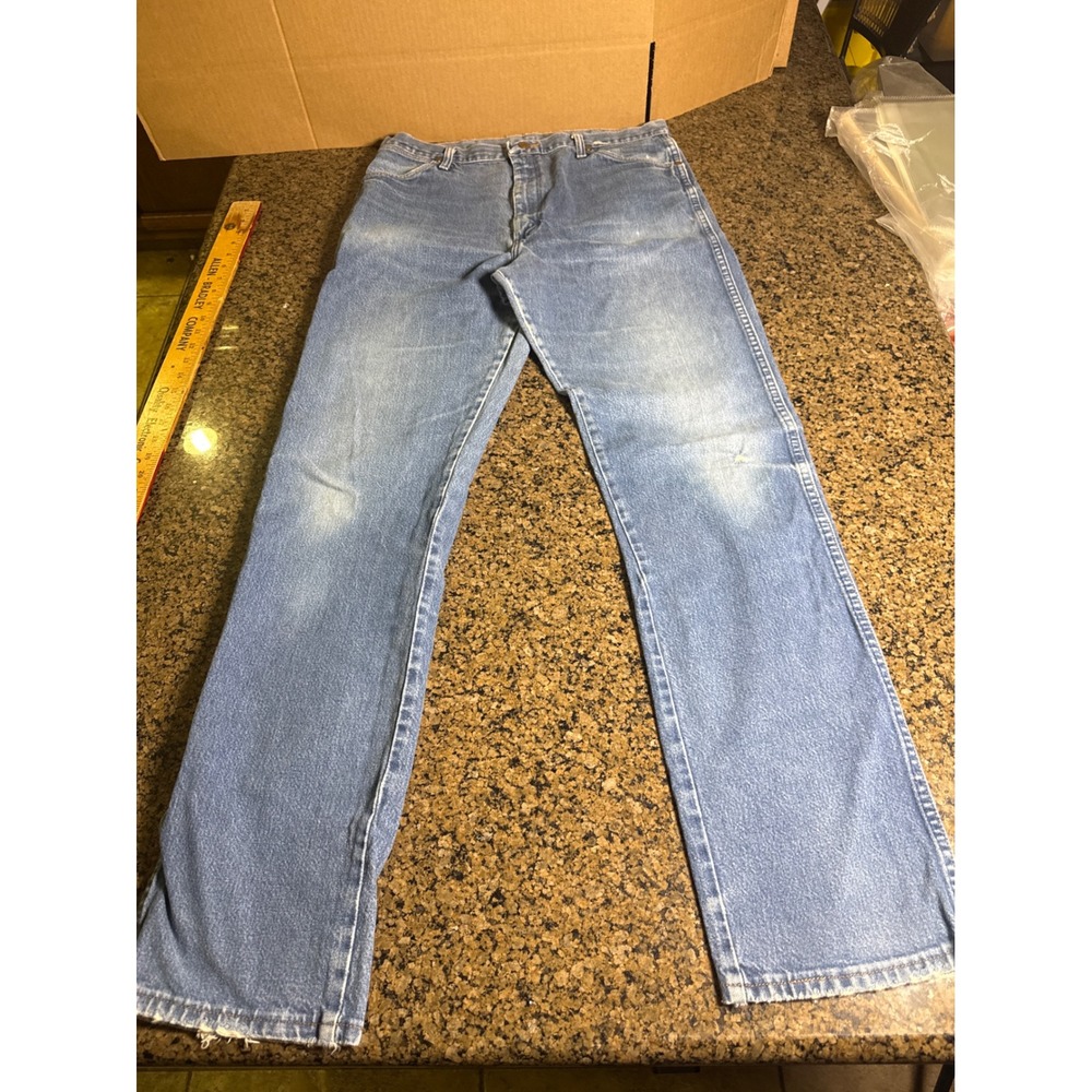 Wrangler 13MWZ Cowboy Cut Jeans Mens 38x36 Light Wash Denim Straight Leg Western